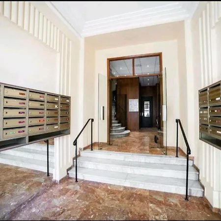 For 2 Few Steps From Center Of Monte Carlo * Beausoleil