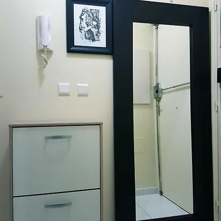 For 2 Few Steps From Center Of Monte Carlo Beausoleil