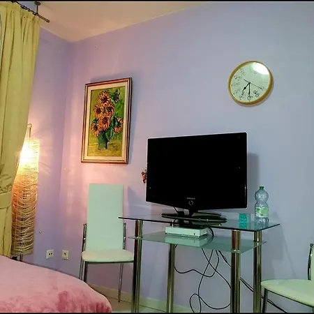 For 2 Few Steps From Center Of Monte Carlo Beausoleil