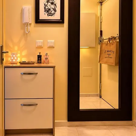 For 2 Few Steps From Center Of Monte Carlo Apartment